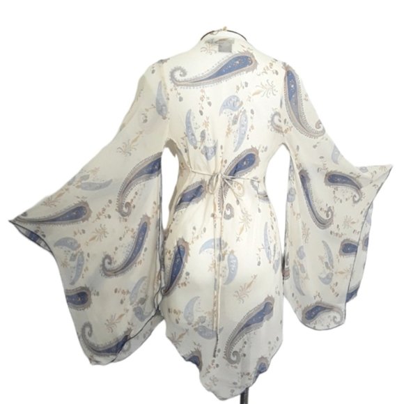 Rampage Sheer Paisley Tunic with Bell Sleeves EUC sz M - Picture 4 of 9
